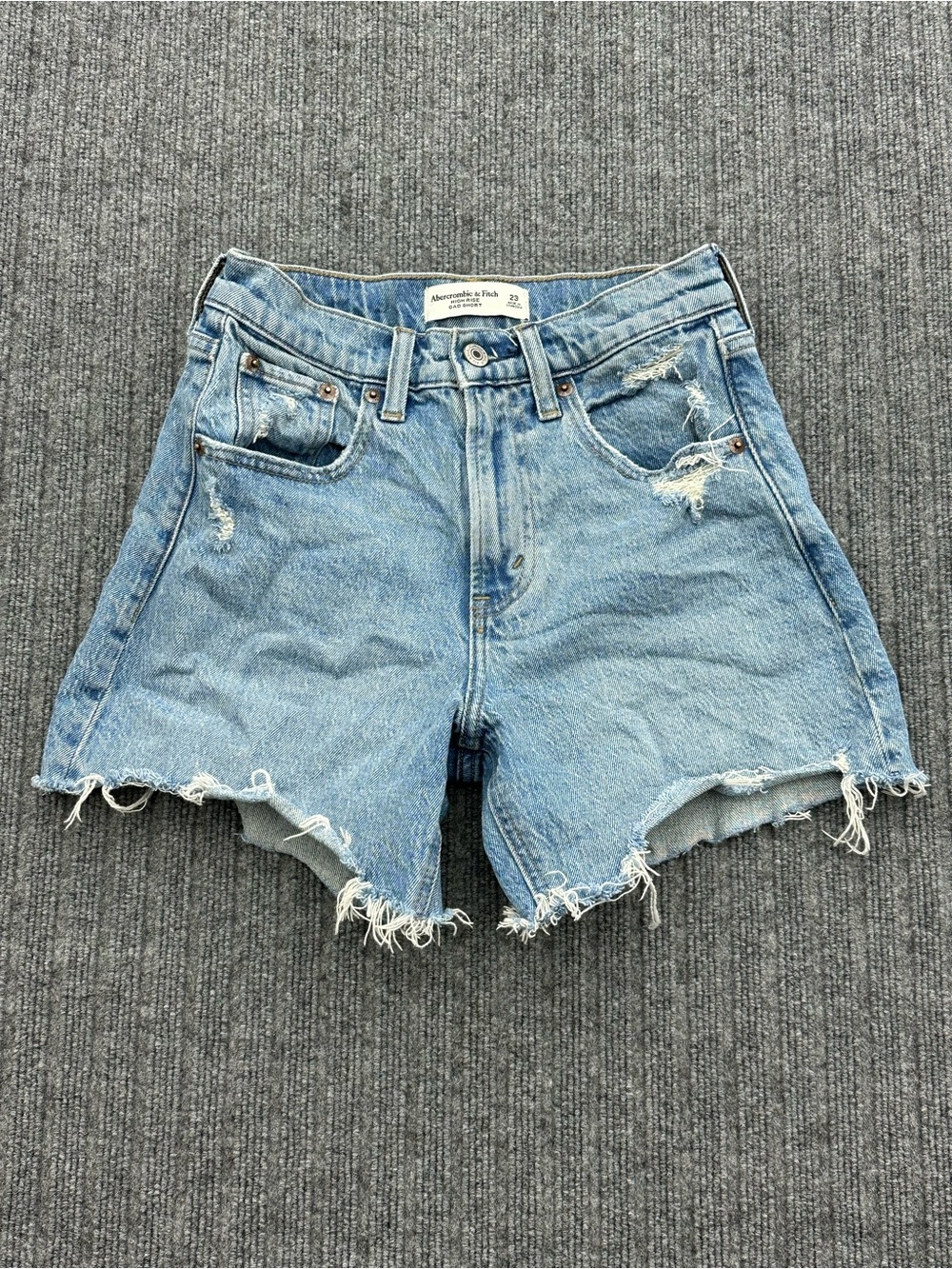 Abercrombie & Fitch High Rise Dad Short 23
